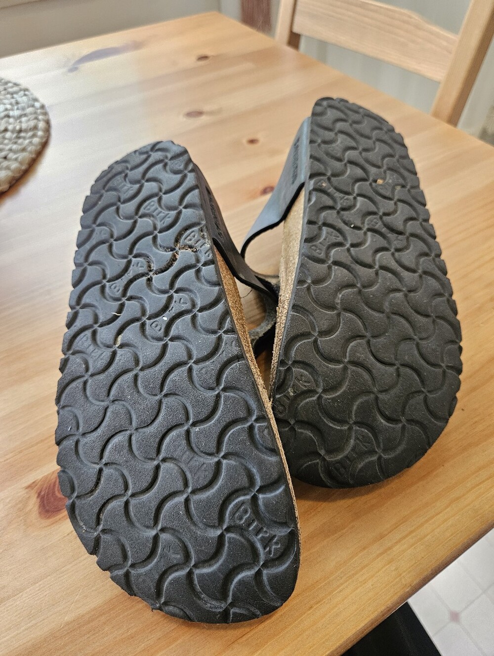 Women's BIRKENSTOCK Gizeh Sandals Size 8 - Picture 7 of 9